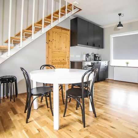 דירות וסטמאנא'איאר Lava House מראה חיצוני תמונה
